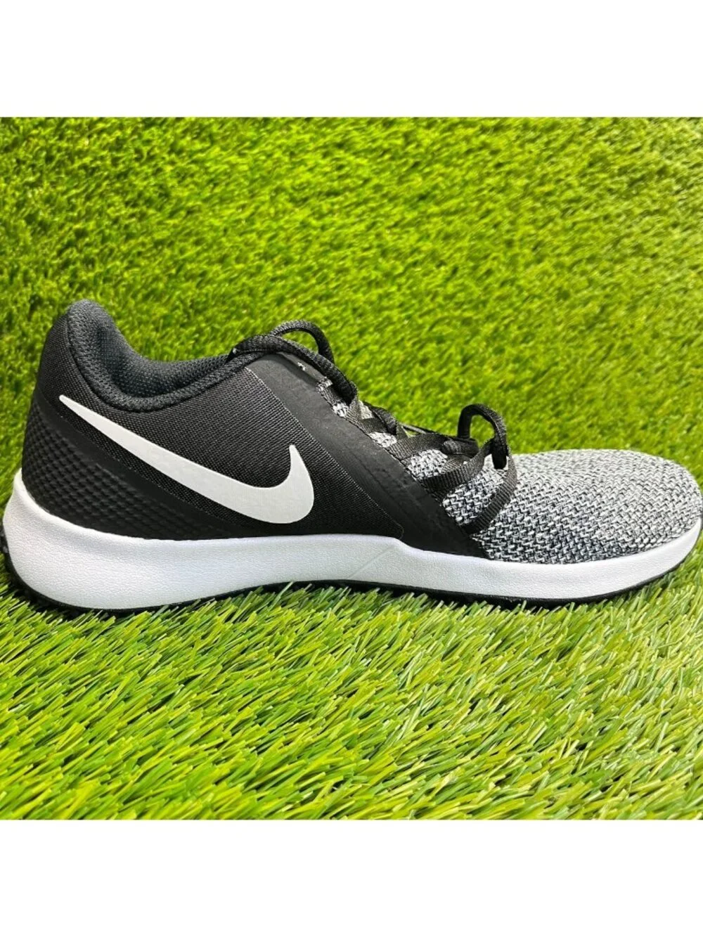 Nike Varsity Compete TR Mens Size 8.5 Gray Running Cross-Training Shoes Sneakers
